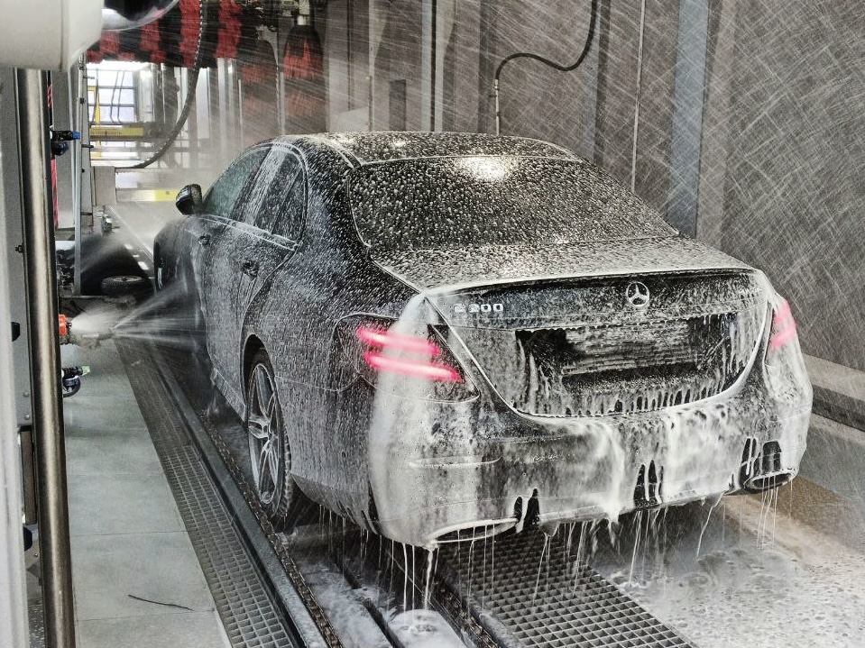 Конвейерная автомойка